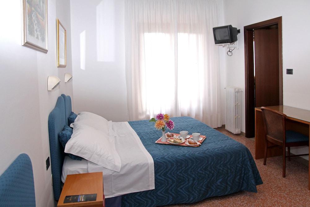 Family Hotel Como 利维松多里 外观 照片