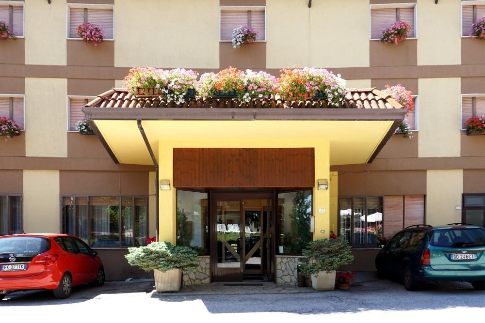 Family Hotel Como 利维松多里 外观 照片